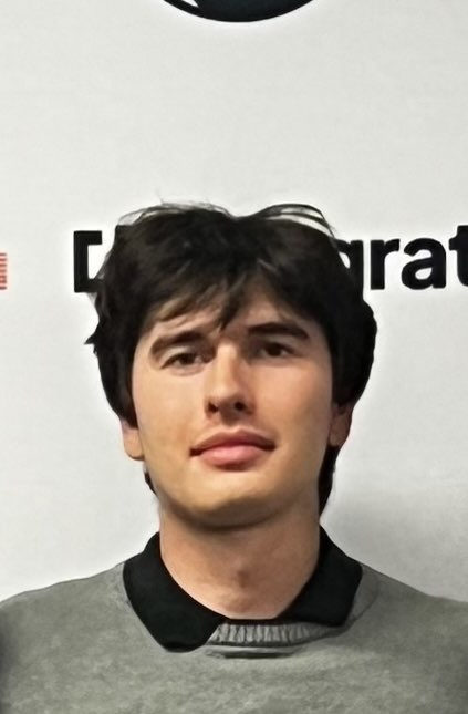 Portrait photo of Alex Popov