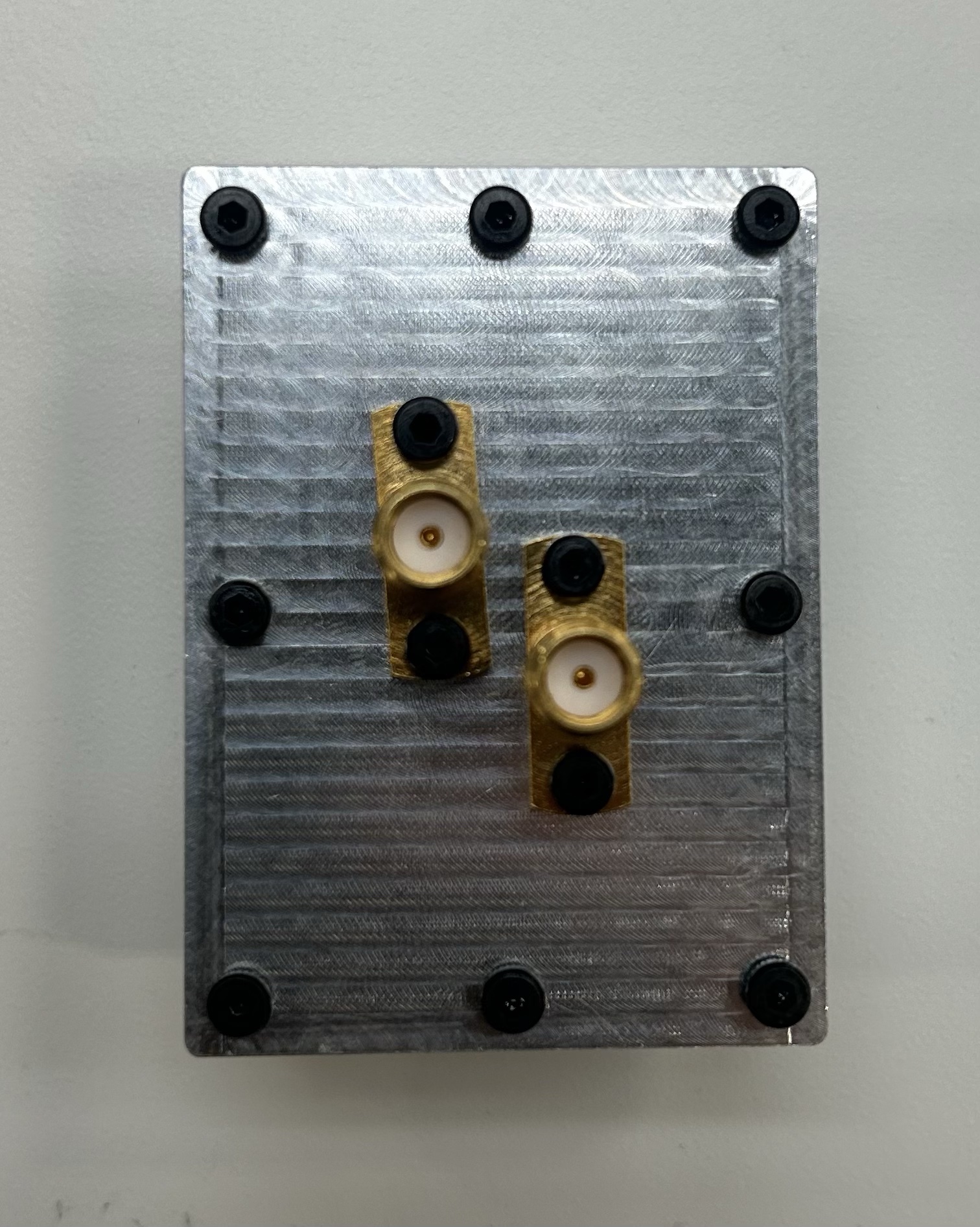 Top view of the machined cavity resonator